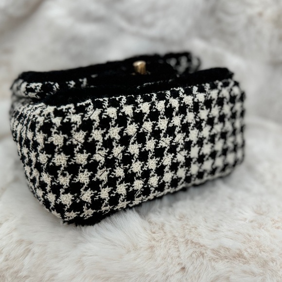 Chanel Tweed Square Mini Classic Flap - Picture 5 of 15